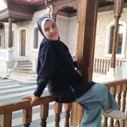 Esra E.